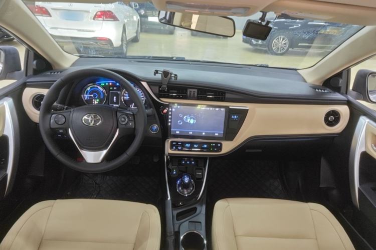 Used Toyota Corolla 2017 Revised Dual-Engine 1.8L E-CVT Elite Edition Center Console