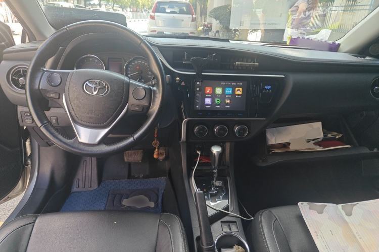Used Toyota Corolla 2017 Revised Version 1.2T S-CVT GL-i Leather Edition Center Console