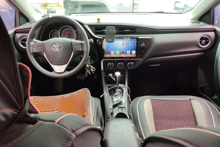 Used Toyota Corolla 2017 Revised Version 1.2T S-CVT GL Center Console