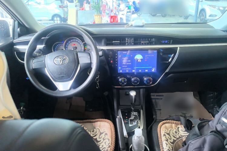 Used Toyota Corolla 2017 Revised Version 1.6L S-CVT GL Center Console