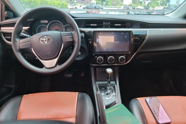 Used Toyota Corolla 2017 1.2T CVT GL-i Center Console