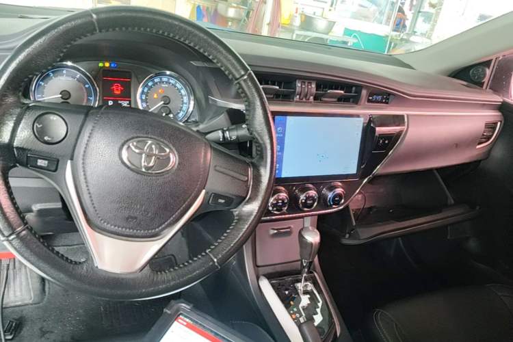 Used Toyota Corolla 2017 1.2T CVT GL-i Leather Edition Center Console