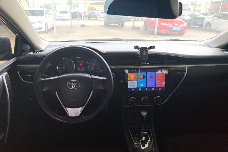Used Toyota Corolla 2017 1.2T CVT GL-i Center Console