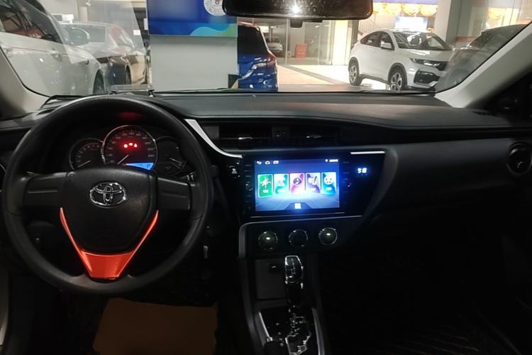 Used Toyota Corolla 2017 Revised Version 1.2T S-CVT GL Center Console