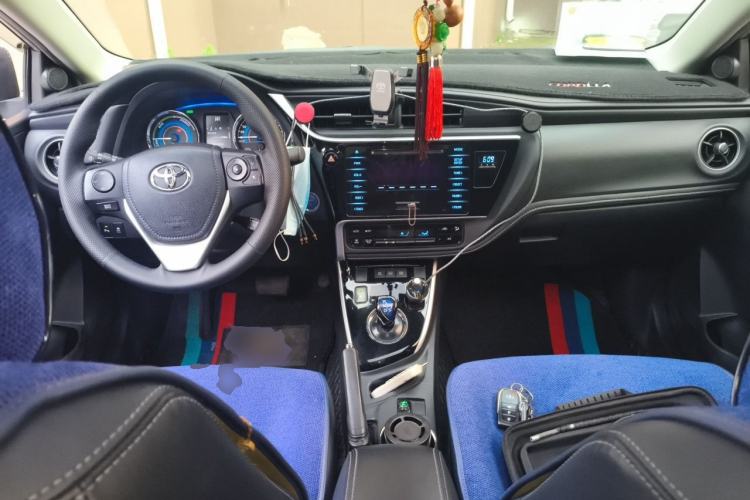 Used Toyota Corolla 2017 Revised Dual-Engine 1.8L E-CVT Elite Edition Center Console