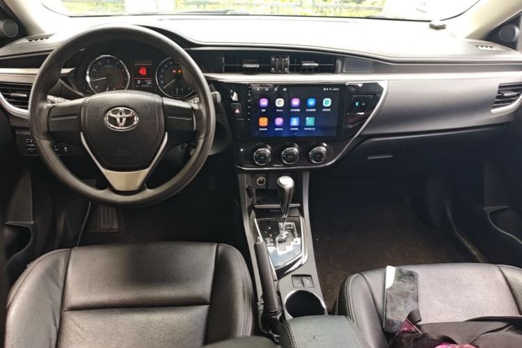 Used Toyota Corolla 2017 1.2T CVT GL-i Center Console