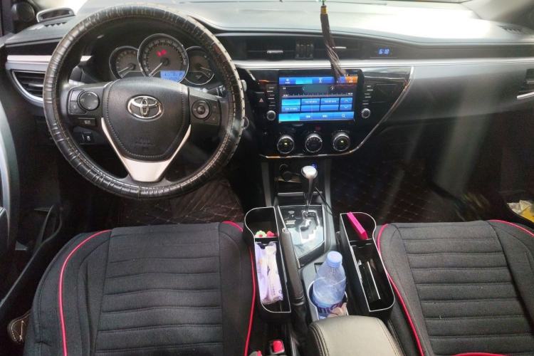 Used Toyota Corolla 2017 1.2T CVT GL Center Console