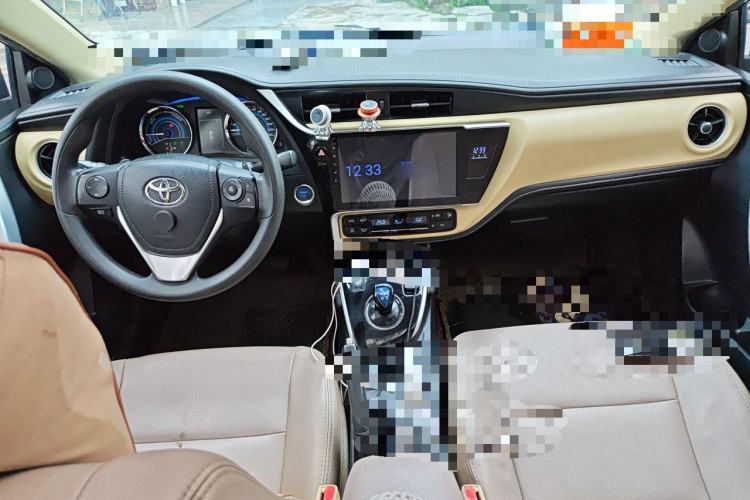 Used Toyota Corolla 2017 Revised Dual-Engine 1.8L E-CVT Leading Edition Center Console