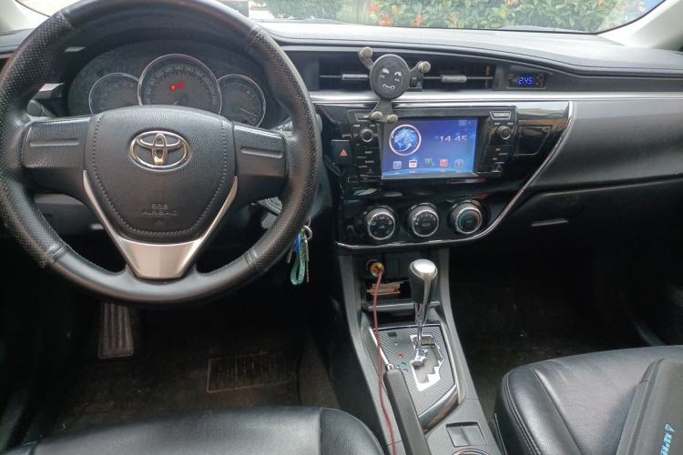 Used Toyota Corolla 2017 Revised Version 1.6L S-CVT GL Center Console