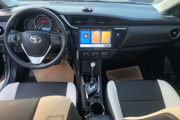 Used Toyota Corolla 2017 Revised Version 1.2T S-CVT GL Center Console