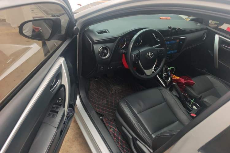 Used Toyota Corolla 2017 Revised Dual-Engine 1.8L E-CVT Elite Edition Driver Seat