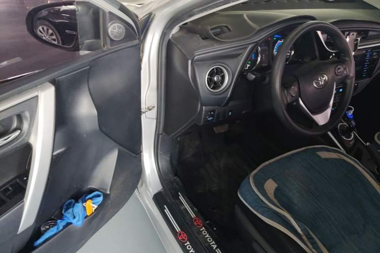 Used Toyota Corolla 2017 Revised Dual-Engine 1.8L E-CVT Leading Edition Driver Seat