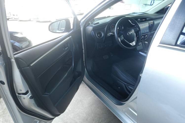 Used Toyota Corolla 2017 Revised Version 1.2T S-CVT GL Driver Seat