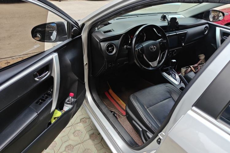 Used Toyota Corolla 2017 Revised Version 1.2T S-CVT GL-i Leather Edition Driver Seat