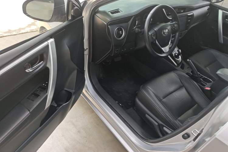 Used Toyota Corolla 2017 Revised Dual-Engine 1.8L E-CVT Elite Edition Driver Seat