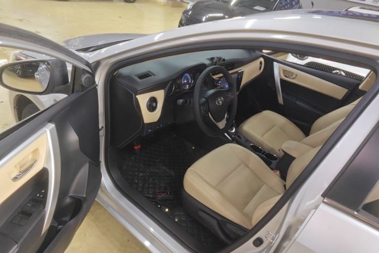 Used Toyota Corolla 2017 Revised Dual-Engine 1.8L E-CVT Elite Edition Driver Seat