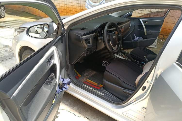 Used Toyota Corolla 2017 Revised Version 1.6L S-CVT GL Driver Seat