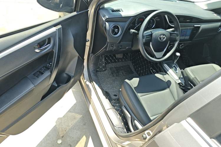 Used Toyota Corolla 2017 Revised Version 1.2T S-CVT GL Driver Seat