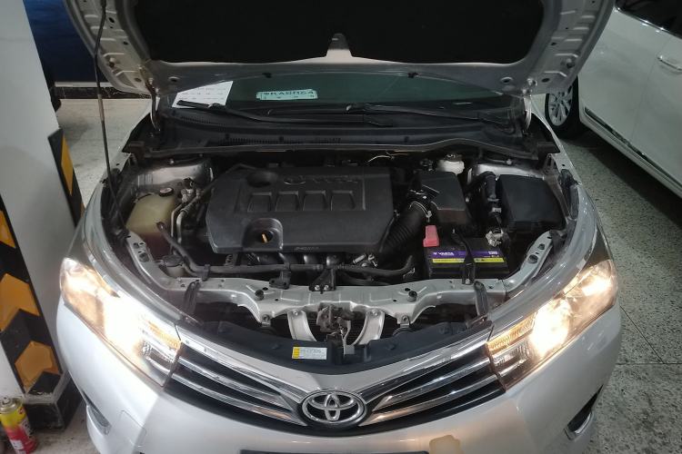Used Toyota Corolla 2017 Revised Version 1.6L S-CVT GL Engine Bay