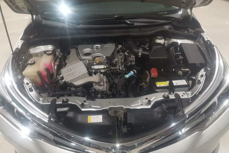 Used Toyota Corolla 2017 Revised Version 1.2T S-CVT GL Engine Bay