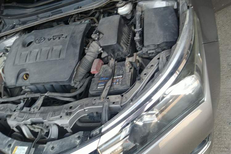 Used Toyota Corolla 2017 1.6L CVT GL Engine Bay Left