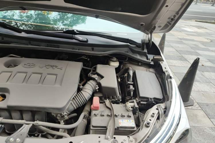 Used Toyota Corolla 2017 Revised Version 1.6L S-CVT GL Engine Bay Left