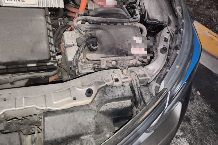 Used Toyota Corolla 2017 Revised Dual-Engine 1.8L E-CVT Elite Edition Engine Bay Left