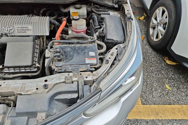 Used Toyota Corolla 2017 Revised Dual-Engine 1.8L E-CVT Leading Edition Engine Bay Left