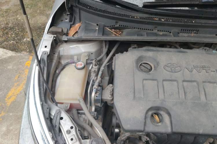 Used Toyota Corolla 2017 Revised Version 1.6L S-CVT GL Engine Bay Right