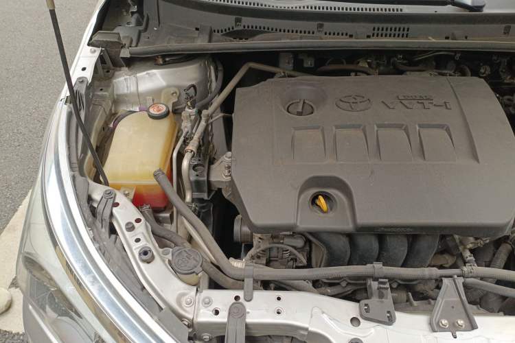 Used Toyota Corolla 2017 Revised Version 1.6L S-CVT GL Engine Bay Right