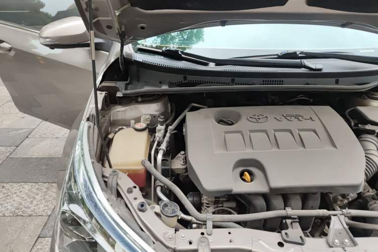 Used Toyota Corolla 2017 Revised Version 1.6L S-CVT GL Engine Bay Right