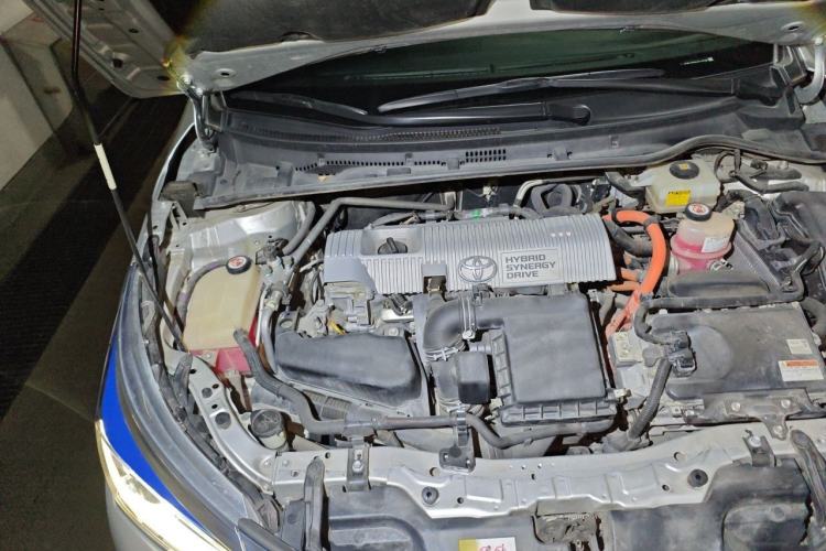 Used Toyota Corolla 2017 Revised Dual-Engine 1.8L E-CVT Luxury Edition Engine Bay Right
