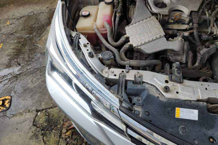Used Toyota Corolla 2017 Revised Version 1.2T S-CVT GL Engine Bay Right