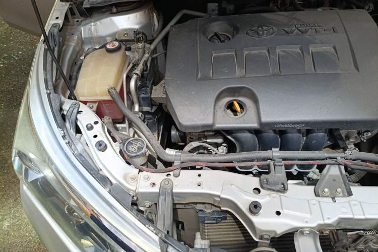 Used Toyota Corolla 2017 Revised Version 1.6L S-CVT GL Engine Bay Right