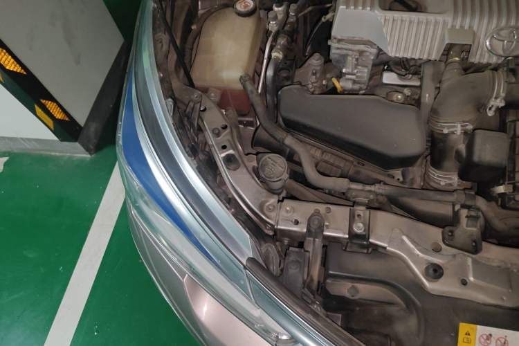 Used Toyota Corolla 2017 Revised Dual-Engine 1.8L E-CVT Elite Edition Engine Bay Right