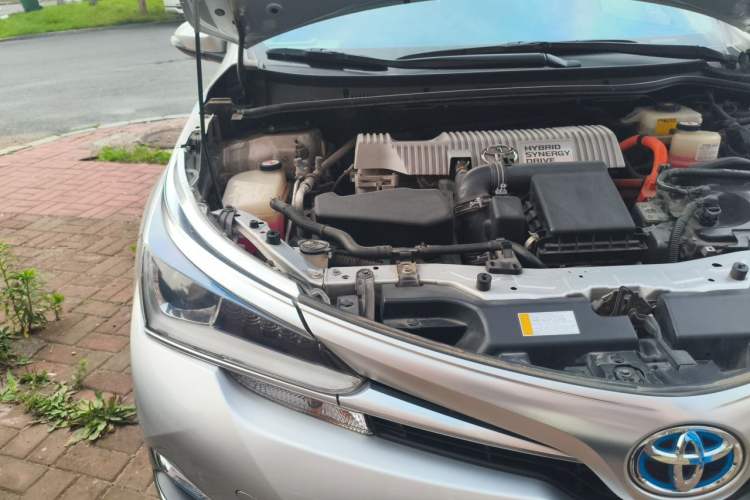 Used Toyota Corolla 2017 Revised Dual-Engine 1.8L E-CVT Elite Edition Engine Bay Right