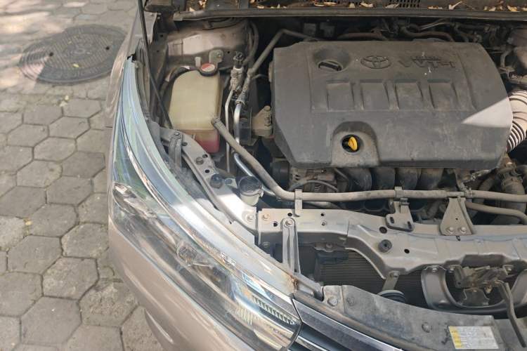 Used Toyota Corolla 2017 1.6L CVT GL Engine Bay Right