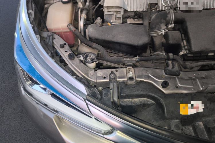 Used Toyota Corolla 2017 Revised Dual-Engine 1.8L E-CVT Elite Edition Engine Bay Right