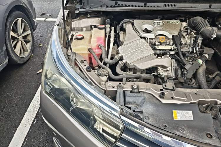 Used Toyota Corolla 2017 1.2T CVT GL-i Engine Bay Right