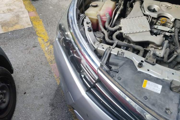Used Toyota Corolla 2017 1.2T CVT GL Engine Bay Right