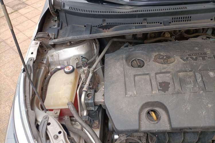 Used Toyota Corolla 2017 Revised Version 1.6L S-CVT GL Engine Bay Right