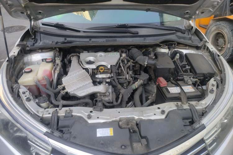Used Toyota Corolla 2017 1.2T CVT GL-i Engine Bay