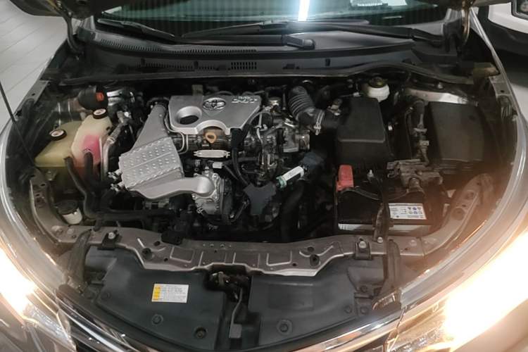 Used Toyota Corolla 2017 Revised Version 1.2T S-CVT GL Engine Bay