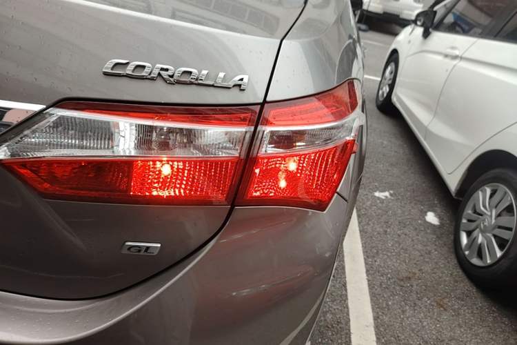 Used Toyota Corolla 2017 1.6L CVT GL Exterior 3