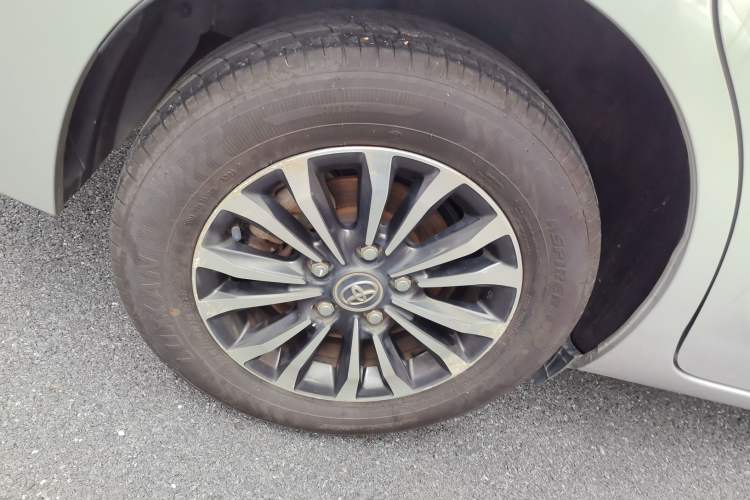 Used Toyota Corolla 2017 Revised Version 1.2T S-CVT GL Exterior 3