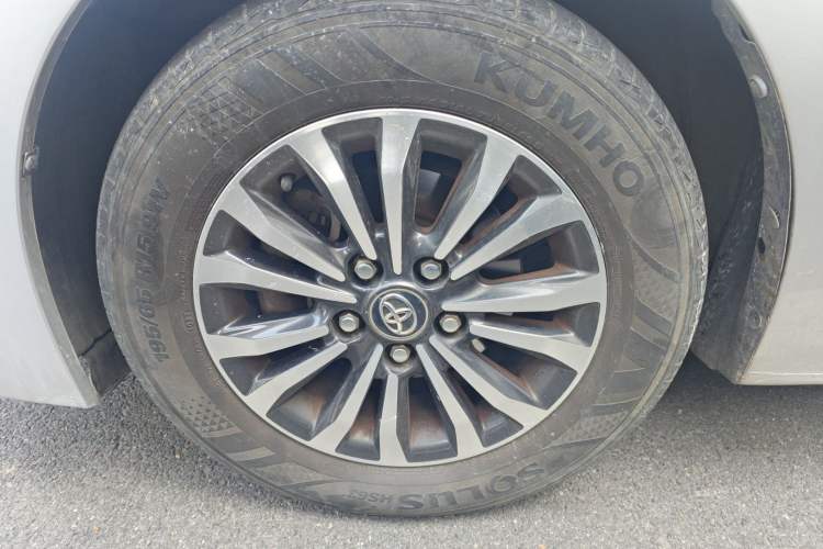Used Toyota Corolla 2017 Revised Version 1.2T S-CVT GL Exterior 4