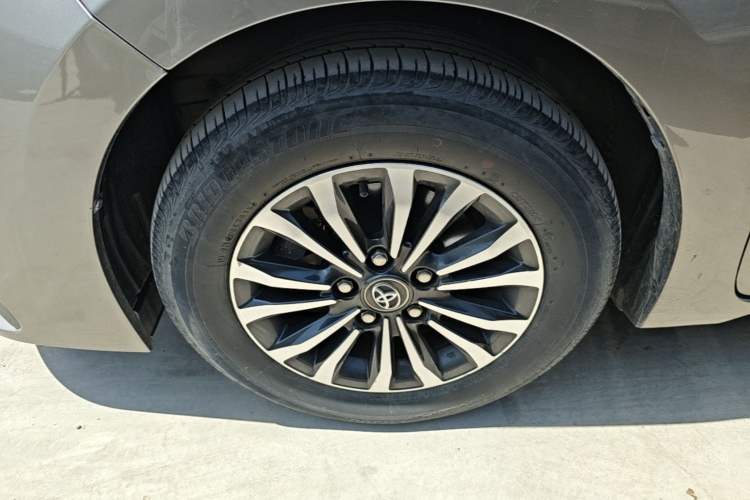Used Toyota Corolla 2017 Revised Version 1.2T S-CVT GL Exterior 4