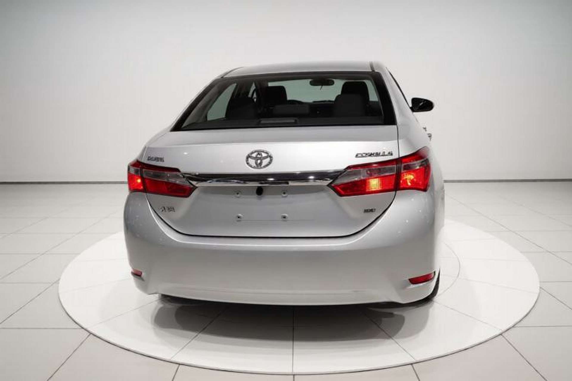 Used Toyota Corolla 2017 Revised Version 1.6L S-CVT GL Exterior 4