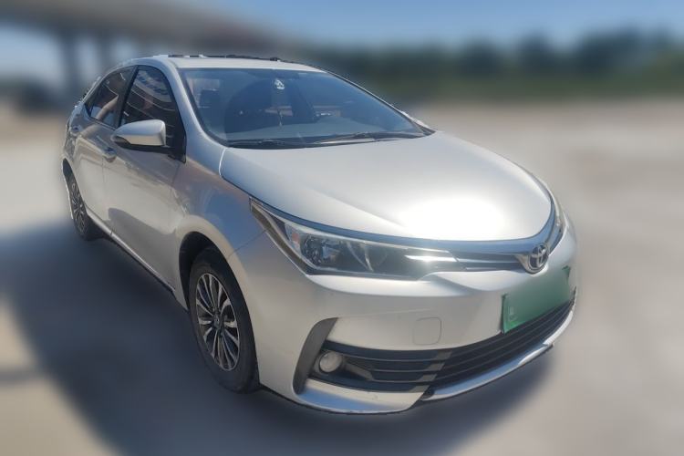 Used Toyota Corolla 2017 Revised Version 1.2T S-CVT GL-i Front Right 45 Deg