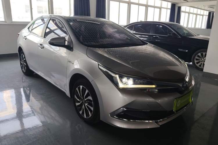 Used Toyota Corolla 2017 Revised Dual-Engine 1.8L E-CVT Leading Edition Front Right 45 Deg